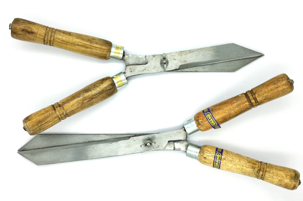 Grass Shears – Wooden Handle Garden Cutter